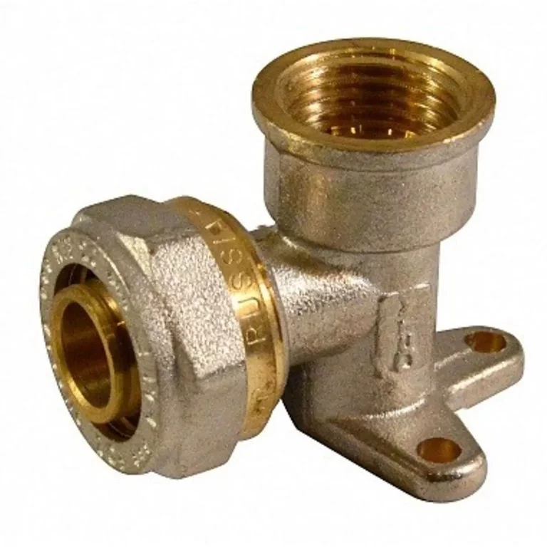 Уголок м/п  цанга/гайка 20х3/4" с креплением